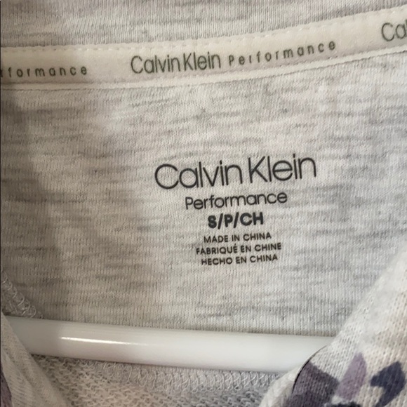 Calvin Klein Sweatshirt - Picture 3 of 5